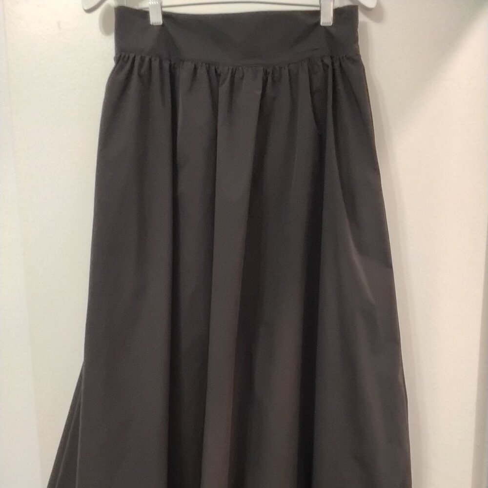 Stunning elegant taffeta midi skirt with petticoat inside. Worn once.
